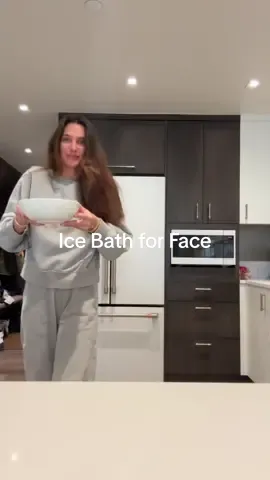 #icebath #icebathforface #faceice #depuff #beauty #skincare 