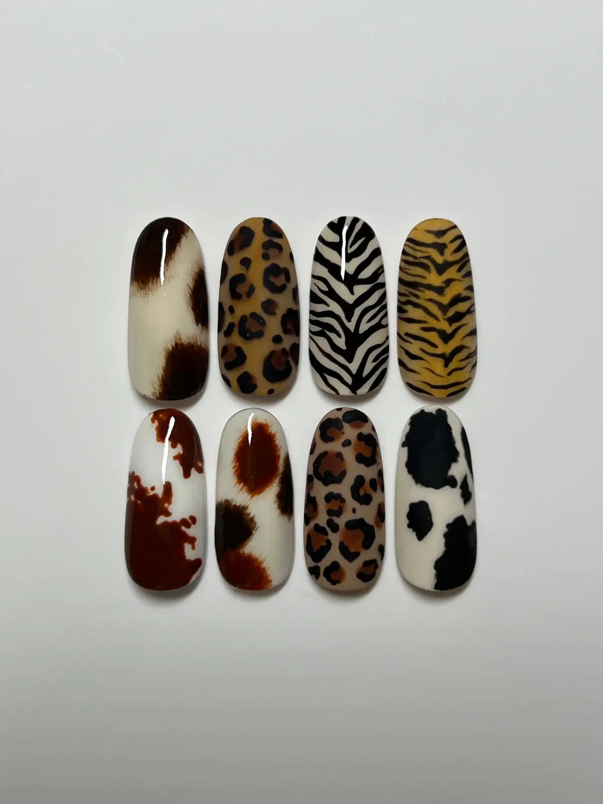 Who wants a tutorial? #animalprintnails #animalprint #mobwifeaesthetic #leopardprint #gelnails #gel #diynails #tutorial #naturalnails #nails #manicure 