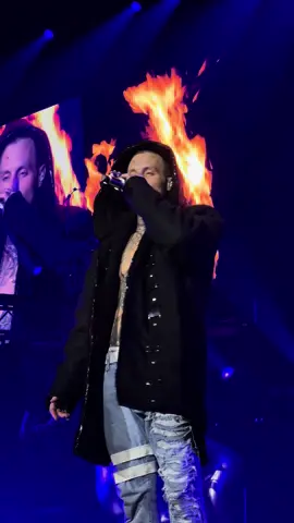 …immer der Sonne entgegen ☀️ #kontrak#dhkmntour2024#stayloyal#maximiliandiehn#konzert#mercedesbenzarena#fy#foryou#foryoupage#fire#dersonneentgegen#livemusic#berlin#viral @kontra-k 
