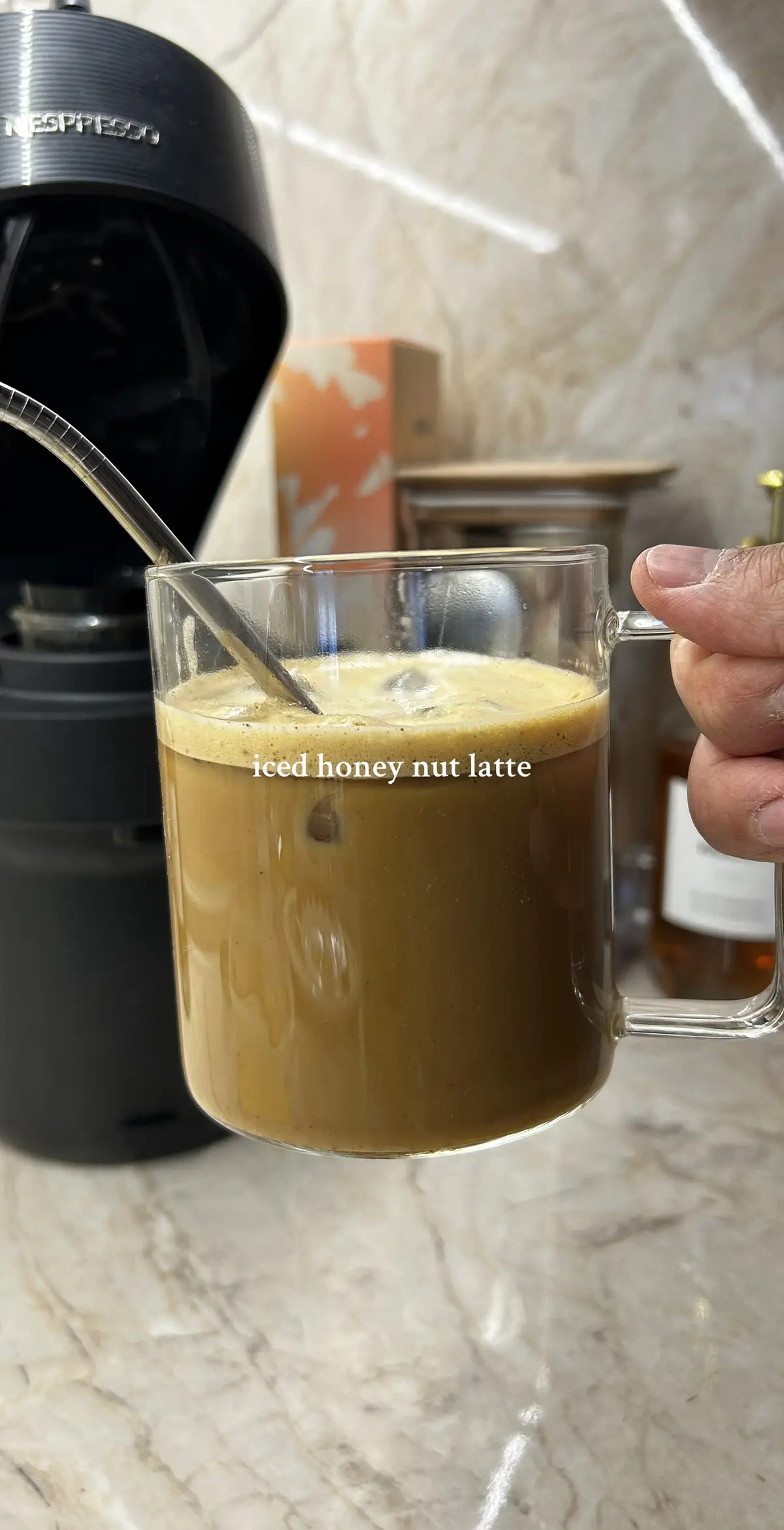 taste the honey nut cheerios flavour in a mug 🍯 #maplepecan #nespresso #nespressocoffeecurious #icedlatte #nespressovertuo #nespressogr #latte #coffeetiktok 