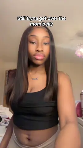 This was so sweet of her 🥺❤️ Embrace the mom tums girls 😭 I’ll try not to complain anymore, cant have her hearing me say that 🥺 Gotta do some exercise to get rid of it 💪🏾 We’re all beautiful, still adjusting to the body changes after pregnancy & birth, yes still 4 years later. But we learn to love the changes 💕 #pregnant #pregnancy #childbirth #birth #mumtum #postpartum #postpartumbody #mombod 