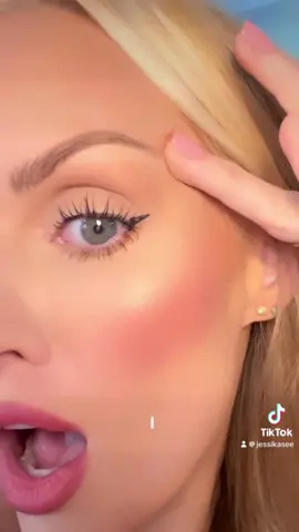#wingedliner #eyelinertutorial #wingedlinertutorial #kaja 