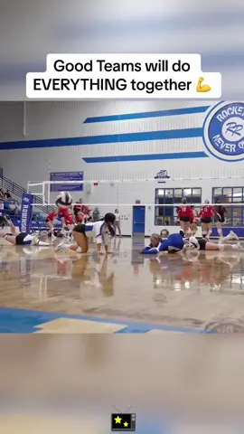 Squad Goals 🤝🙌 (Via @Stargazing Media ) #teammates #squadgoals #family #volleyball #highschoolsports #wholesome 