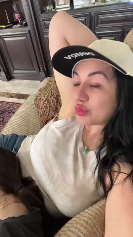The Cat chilling too.😄#mood😄 #fypage #family #daughterlove ❤️