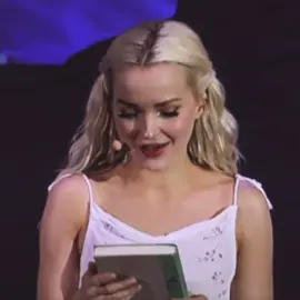 Honey honey ✨ #dovecameron #honeyhoney #mammamia #hollywoodbowl #performing #broadway #musical #fyp #foryou #blow #blowthisup #tiktok 