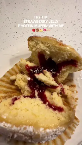 The way this jelly donut protein muffin has CHANGED my life. 🤤🍓🫦 @Hummus Fit  (dc LIV) #proteinmuffins  #proteindessert #highproteindessert #macrofriendlydessert 