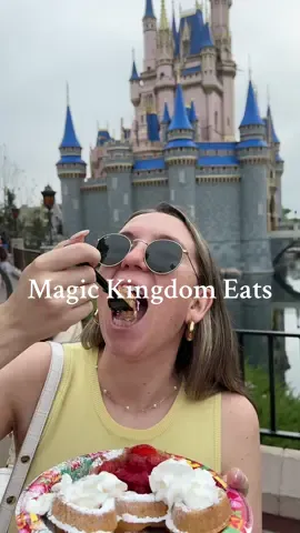I need to hit every park now #disneyfood #disneyeats #magickingdom 