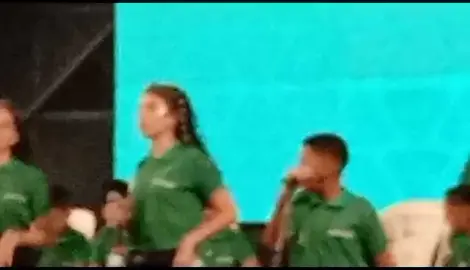 El tiempo pasa y todo evoluciona y así como llegué sin experiencia poco a poco fui aprendiendo llegando al punto de ser corista de la agrupación y posteriormente se me dio la oportunidad de cantar en el festival mi primer festival como solista en conjunto de mi compañera y toda la agrupación..# #maracaibo #festival #Love #caibo #gaiteros #publico #virgenchinita #gaita #publico #imgra #cantante 