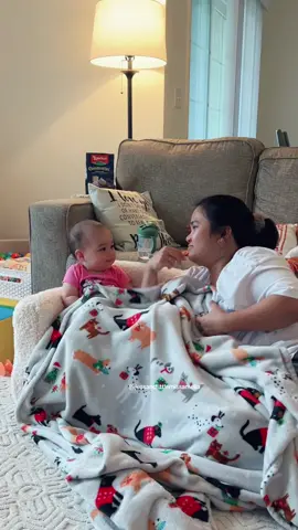 Staaahpp 😭🥹 too cute ❤️ Love our little movie date at home 🎥🎬 #adayinmylife #moviedate #Love #motherhood #mom #inlove #sweet #moments #motherdaughter #fyp 