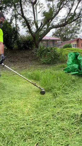 Man has EXQUISITE Lawn Mower skills. #satisfying
