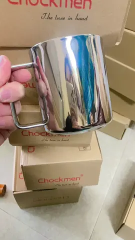 Item mà nhà có trẻ nhỏ nhất định phải có - Cốc inox hai lớp có quai tiện dụng, bền bỉ.  Cốc hai lớp cách nhiệt, chống bỏng, chống lạnh giúp bé uống sữa, ăn kem, ăn chè dễ dàng, thuận tiện. Cốc inox 18/10 nhập khẩu Đức dày dặn, sang mịn, an toàn. #Chockmen #dobepcaocap #xuhuong #inoxtag 