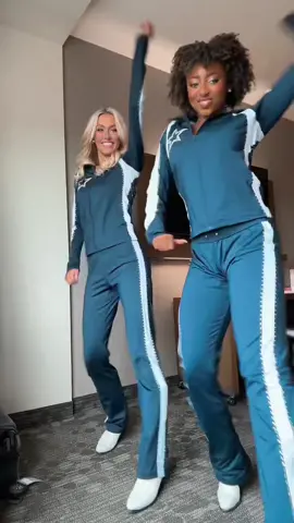 A little line dance before we start the day 😊@Jessica #dcc 