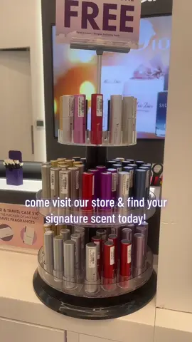 In the Roosevelt Field Mall📍 #longisland #fyp #rooseveltfieldmall #scents #fragrancenet #perfumes #colognes #instore #shopnow #smellgood #signaturescent #greenscreenvideo 