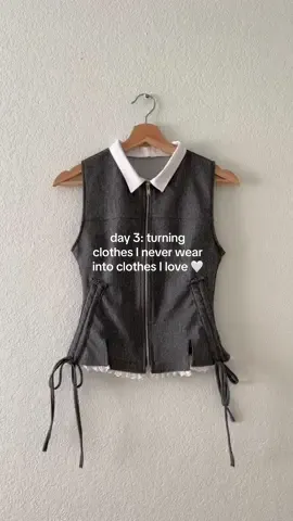 old zip up → Shushu/Tong & @siaa.brandwrldwide inspired top 🎀 #upcycling #thriftflip #sewing #sewingtutorial #sewingtiktok #fashiontiktok #reworkedclothes #foryou 