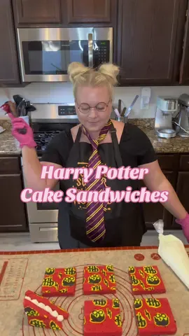 I love how these Harry Potter cake sandwiches turned out 🪄  #harrypotter #harrypottercake #cakesandwich 
