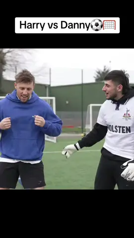 Battle of autism #w2s #dannyaarons #sidemen #sidemencharitymatch #football #fyp #viral 