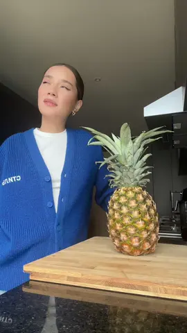 Una piña con fiebre 🤒🍍