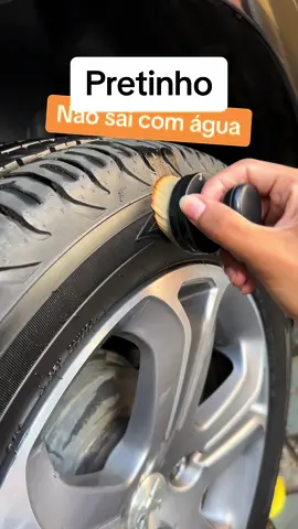 O Reflect da Zacs é uma otima opcao para quem gosta de estar sempre com o pneu brilhando, e o melhor nao sai com agua e nem gruda poeira!! Mas o meu pretingo preferido, continua sendo os mais foscos!!  #pretinho #pneupretinho #pneu #esteticaautomotiva #garagem #carro #dicadecarro #lavagem #lavarapido #roda @Vonixx 