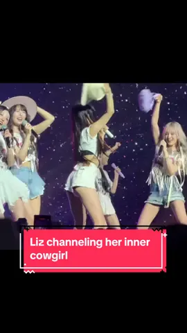 Cowgirls Liz and Yujin in Texas #ive #yujin #liz #izone #kpop 