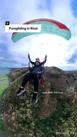 chill lang… 😅🪂 #paragliding #paraglidinginRizal 