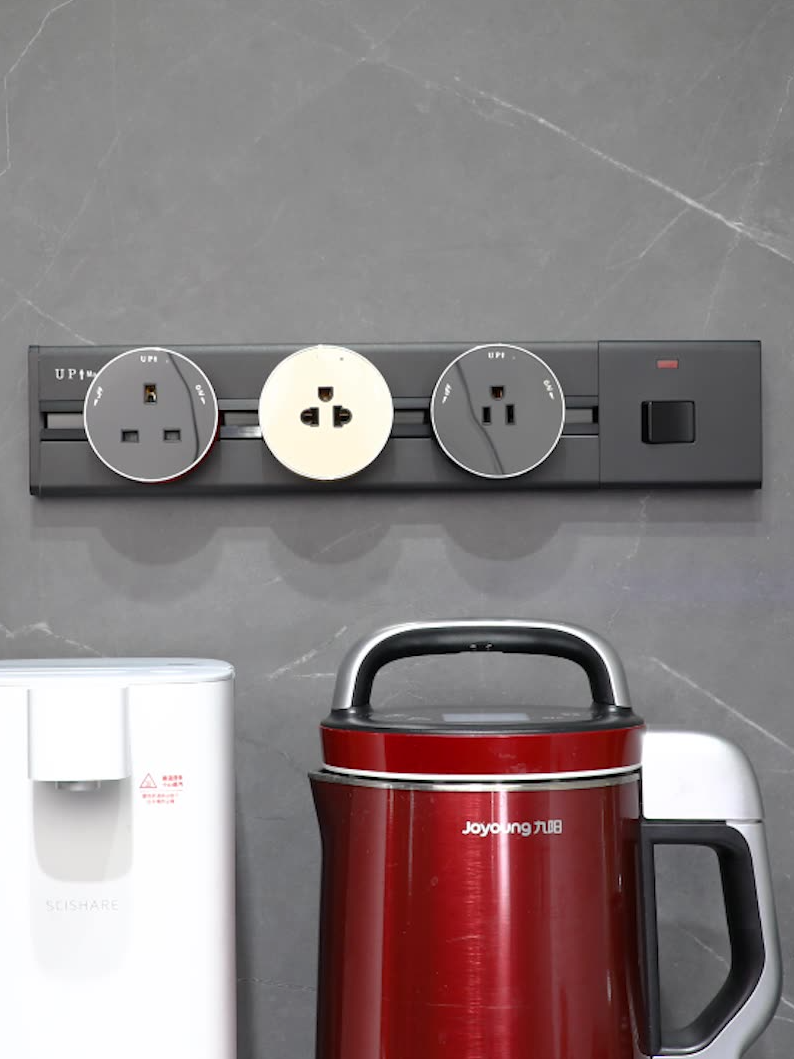 Practical track socket from China
