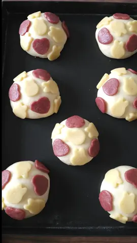 Melon Pan (Japanese Sweet Bun) |メロンパン #Melonpan #EasterBaking #JapaneseSweets #CuteBaking #Bunny #easterbread #sweetbread 