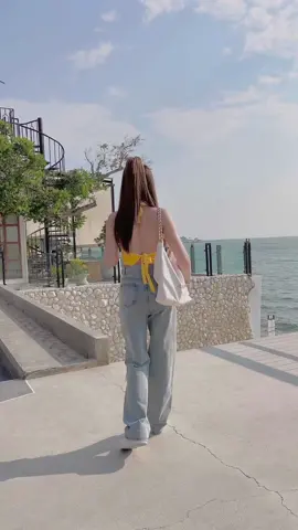 💛🏝️ #รินทร์ลิตาสไตล์ #poppystyle #ธนัทยีนส์ #ไอเดียแต่งตัวเที่ยวทะเล #ยีนส์ 