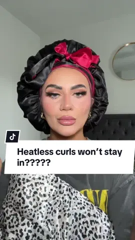 If you steuggle with Frizz or heatless curlers THIS ONE IS FOR YOU 📌 #heatlesscurls #frizzyhair #frizzyhairhack #frizzyhairtips #frizz #hairtips #hairhacks #heatlesshairstyles #hairbonnet #viralproduct #viralhair #viralhairstyle 