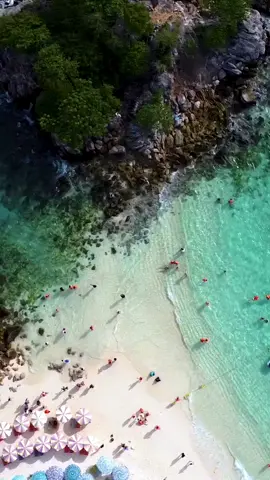 This is 🌴🥰 Koh Khai Island or Chicken Island is around 15 minutes off the East Coast of Phuket in Phang Nga Bay. You can reach it by boat or take a tour to the island. It’s a beautiful small island with white sand beaches and clear blue waters.  Do you want to visit this island? @phuketist @phuket.explores @thailandonelove  #thailand #thailandtravel #beach #bluewater  #phuketist #kohkhai #boattrip #speedboat #travelphotography #travelgram #travelblogger #BEAUTIFUL_SIAM #B_SIAM #travelfilmmaker #discoverthailand #bucketlist #explore #contentcreator #travelcontentcreator #travelcontent #videomaker #Amazingthailand #TravelThailand #HiddenGem #DiscoverPhuket #Beautiful_Siam #DiscoverThailand #Phuket #travelphotography #nature