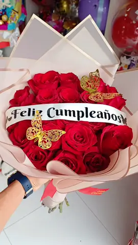 Envíale rosas en su cumpleaños 🌹 #ramos #flores #ramobuchón #elpatrón #rosas #detalles #cumpleaños #amor #Love #envíodeflores #aniversario #fyp #parati #lima #huánuco 