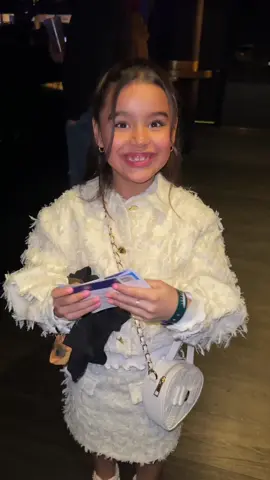 Replying to @Naïma🦋✨ Thes best night! Thank you so much @O2 for making Kassie’s dream come true, memories we will cherish forever 🥹 #nukingworldtour #jasonderulo #mummyanddaughter 