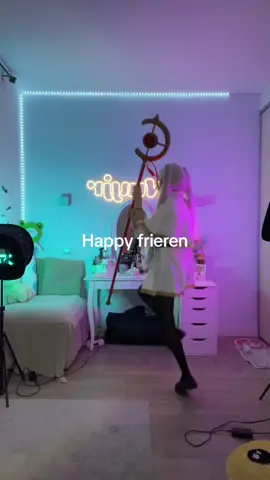 Me enjoying my frieren cosplay 