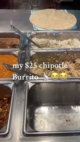 My $25 Chipotle Burrito Order 🌯🫶🏻 #chipotle #chipotleburrito #hugeburrito #chipotlehacks #foodies #myorders #chipotlemukbang #msmunchies 