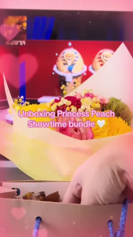 Primera vez que grabo un unboxing asi que no me juzguen 🥹 estoy bien emocionada de jugar este juego y ustedes?🤍 #princesspeach #nintendo #nintendoswitch #elsalvador #videogames #fyp 