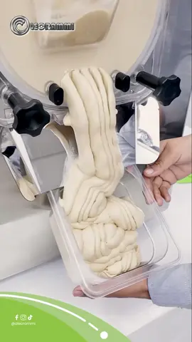 🍨MÁQUINA DE HELADOS HARD🍧 profesional y funcional para toda heladería,  práctico y confiable que garantiza una perfecta producción👌🏻. 🍨Prepara helados y cremoladas de variedad de sabores con un sabor intenso y una textura que todos disfrutarán🤩🥳 #maquinahard #maquinadehelados #helados #icecream #cremolada #sabores #olecrammi #heladeria #Summer #ice #hot 