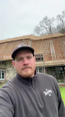 Another roof getting its repairs 🛖 #thethatchingguy #alright #thatching #roofing #asmr #satisfying #fyp #foryou 
