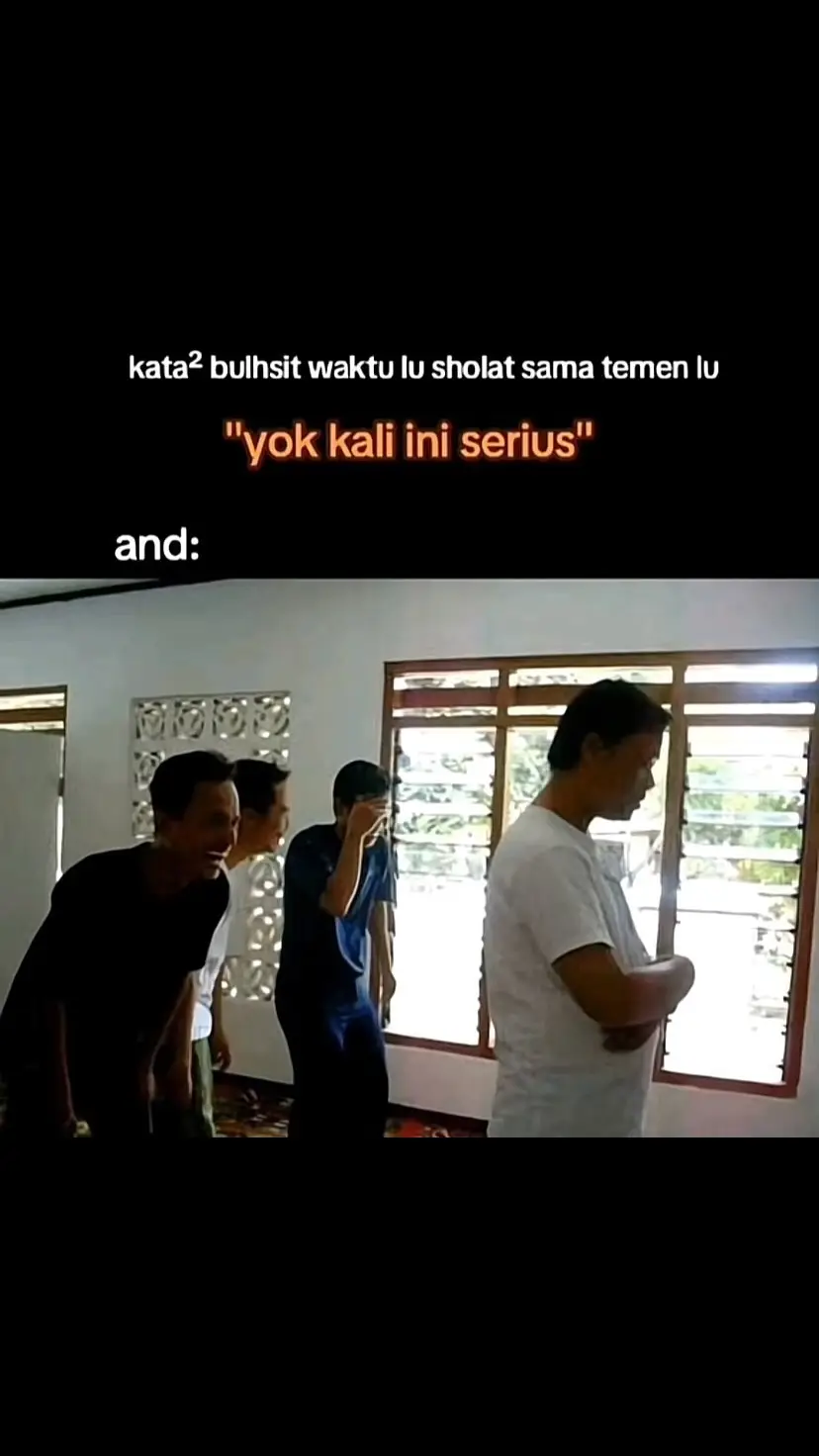 pas sholat bareng temen bawaanya pingin ketawa mlu #meme #memestiktok #fyp #sholat #bareng #temen #beranda #foryou #4u 