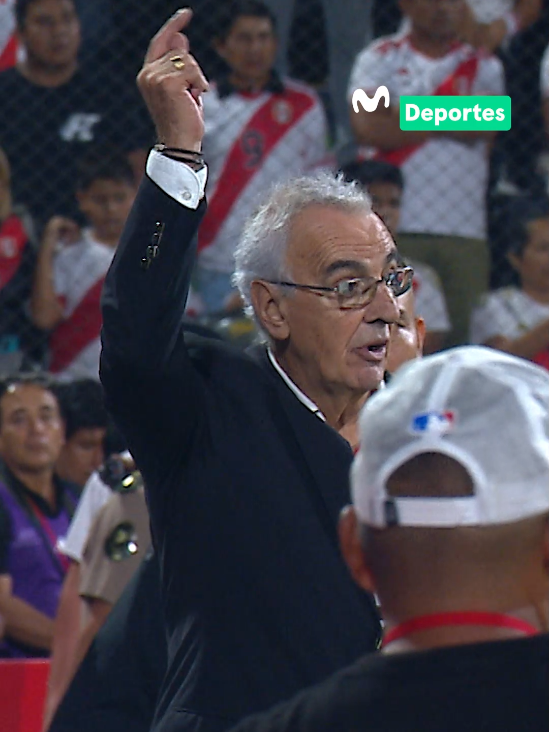 Jorge Fossati agradeció al público en Matute que acercó a ver el inicio de la nueva era. ¿Será el DT que lleve a la bicolor al Mundial 2026? | #Fossati #Peru #Perú #LaCasaDeLaSelección #Sonne #fyp