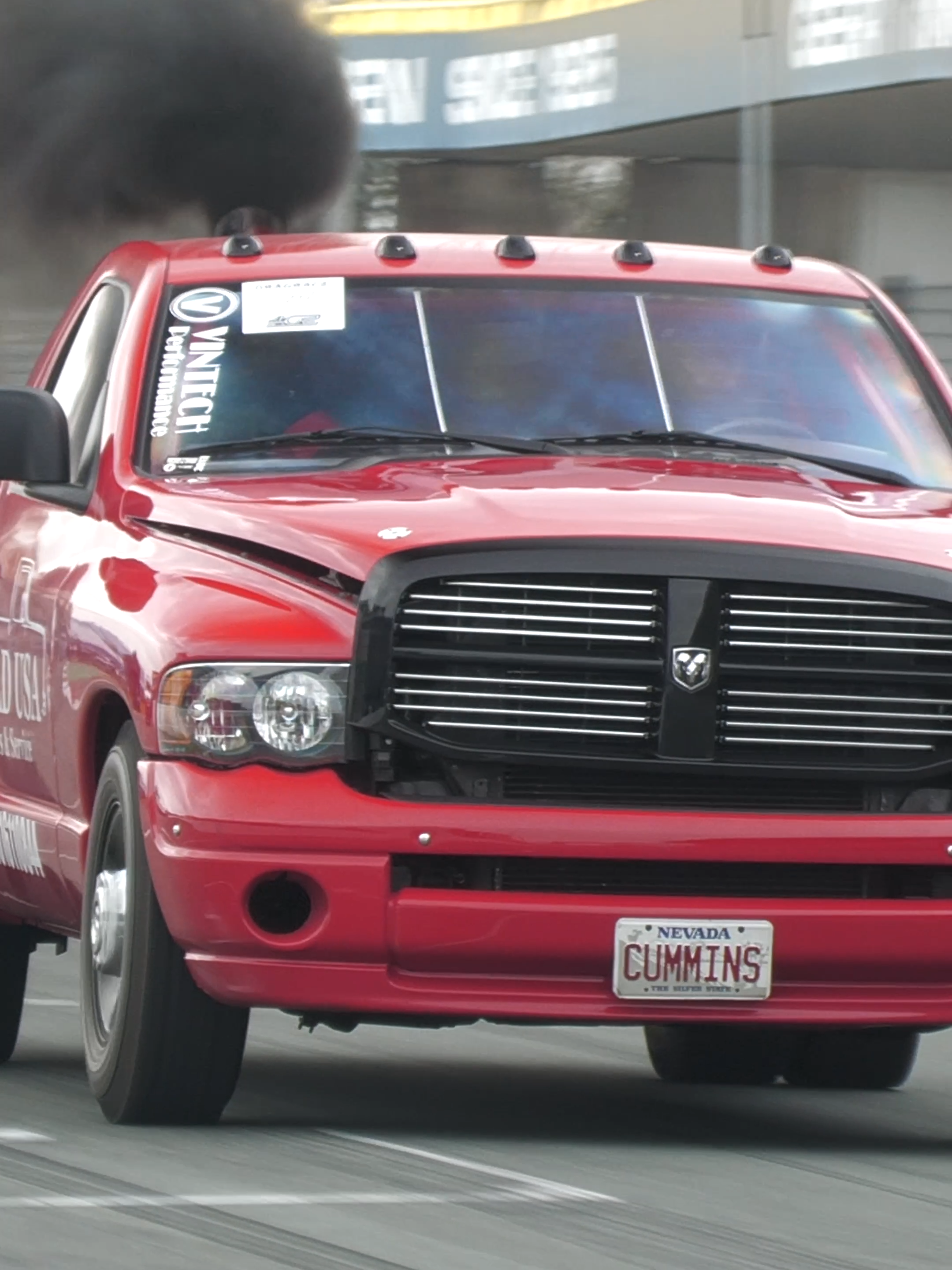 Diesel truck drag racing goes wrong! 🫣 #diesel #truck #dragracing #racing #fail #trucks