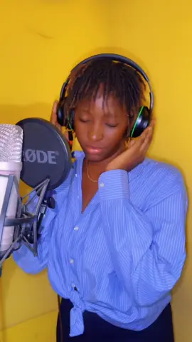 N’hésite pas à t’abonner, a like et à commenter la vidéo di ta aimé 🥰 le challenge continue mes amours 💋#tiktokmali #rapmalien #amoureux 
