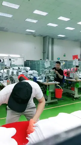 mặc chiếc áo vào đời còn khổ bỏ chiếc áo ra đời nhục hơn.#xuhuong #tiktok #congnhan 