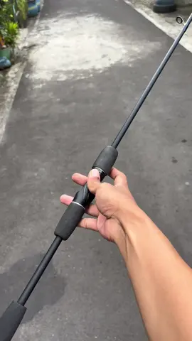 Joran pancing carbon harga mulai dari 30 ribuan aja. Joran pancing berbahan carbon holloe dari monqiqi store, sangat ringan dengan power sampai 3 kilo. #mancing #mancingmania #fyp #ramadanekstraseru #joranpancing #joranpancingmurah #jorancarbon #jorancarbonmurah #joranmonqiqi 