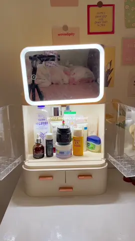 Replying to @yasss makeup organizer with led🤍🌷 #makeuporaganizer #ledmakeuporganizer #skincareorganizer #ledlights #organizerideas #bedroomdecor #makeupbox #ledmakeupbox #cerminledmakeup 