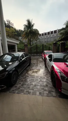 gue punyain banyak mobil dirumah tetapi polo gue tetap cewek nombor satu dongg. jk jk #fypdongggggggg #polo #gtr #merc #ferrari 