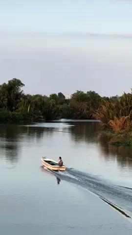 Tình yêu là một bài hát, nhưng cũng là một bản nhạc buồn. Nó có thể khiến bạn ngân nga theo giai điệu, nhưng cũng có thể khiến bạn bật khóc. #stthaymoingay #mientay #sadstory #fyp 