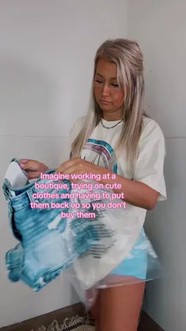 It’s alot harder than yall think 😂🥺🩷 #shoppingproblems #relatable #SmallBusiness #boutiqeclothing 