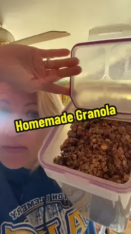 Starting my day off right with a delicious bowl of homemade granola 🥣 Made with oats, nuts, and natural ingredients for a healthy breakfast option!  #healthysnack #homemadecereal #oatsgranola #nuttygranola #naturalgranola #diygranola #homemadegranola #granolacereal #healthybreakfast #TheRetroMom 