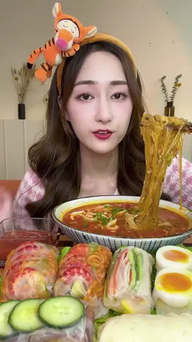 The sticky sesame sauce fried belly powder, sesame sauce celebrities love it! #fyp #mukbang #asmr #tiktokfood #tiktokfood #foryou 