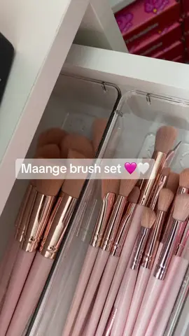 Brushes and products to go with them 🩷 #brushes #beautyblender #makeup #fyp 