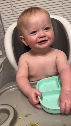 The cutest little eater 😚🥦 #fyp #babiesoftiktok #cutebaby #funnybaby #babyeating 